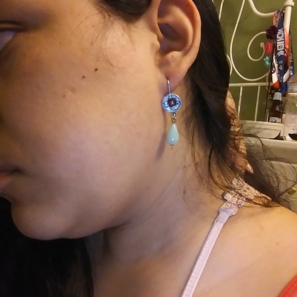 Tear drop earings - Picture 2 of 2